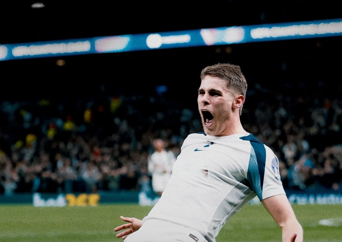 Van de Ven Curi Perhatian